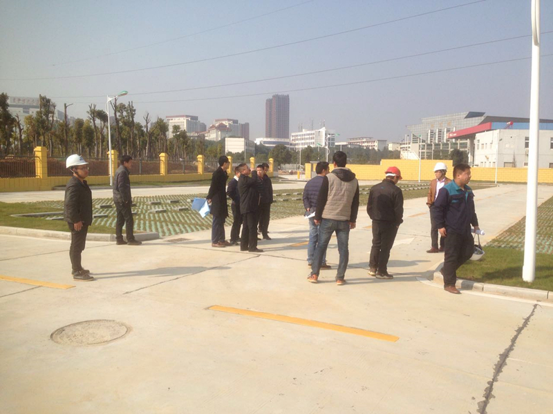 松鹤路停车场项目顺利通过验收