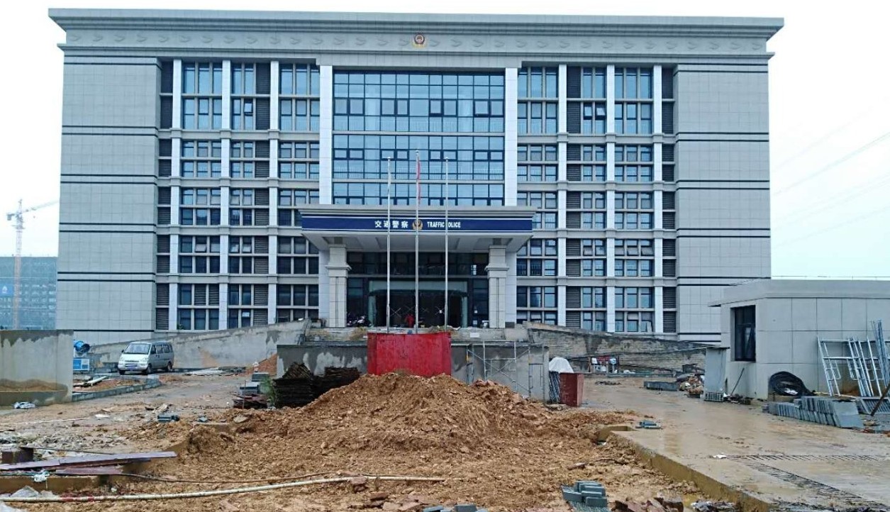 抢抓有利天气 加快项目建设——区交警大队指挥分控中心进