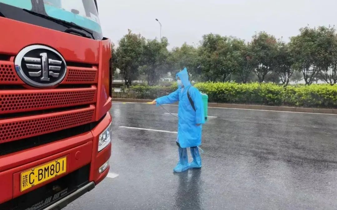  金开集团"洪城红"退役军人应急队5月卡口防疫月志